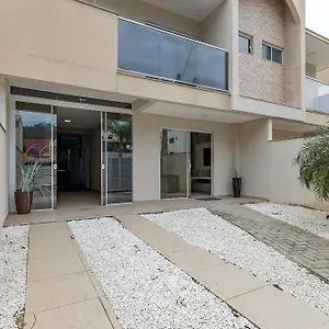 https://casa-com-jacuzzi-ideal-para-frias-de-famlias-3-dorms-6-pessoas.santa-catarina-brasil.com